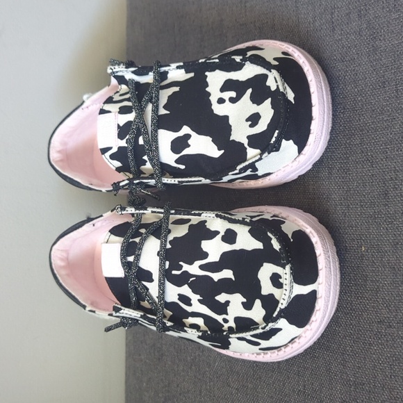 Hey Dude Wendy Funk Cow - Picture 3 of 7